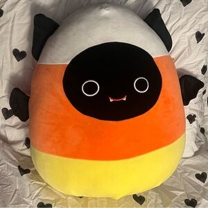 Emily the Bat - Official Halloween Exclusive - Candy Corn Squishmallow